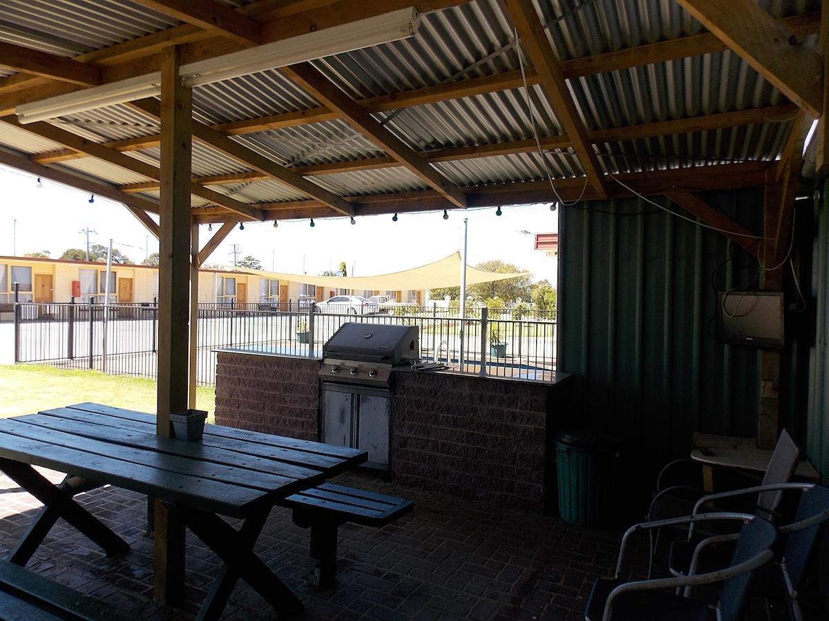 Heywood Motor Inn Buitenkant foto